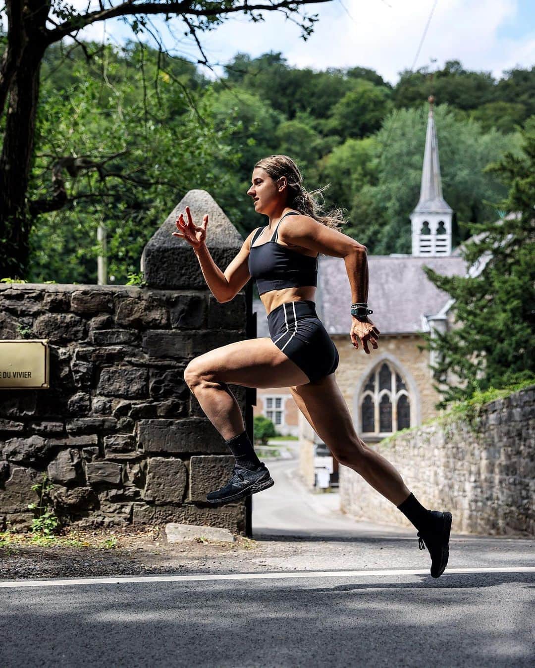 ラウラ・デ・ウィットのインスタグラム：「It doesn’t matter where you are, you can always RUN 🤩🥰」