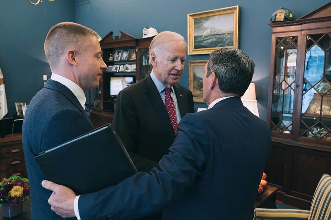 マックルモアーのインスタグラム：「I told Joe “let’s get this thing finished today”」