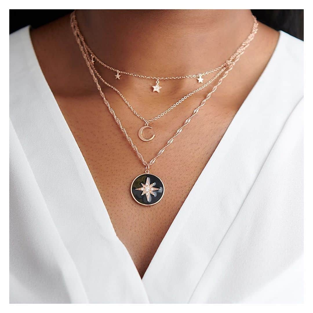 Olivia Burtonさんのインスタグラム写真 - (Olivia BurtonInstagram)「Layering up our lucky stars 🌟 #MyOliviaBurton #Celestial」11月7日 4時12分 - oliviaburtonlondon