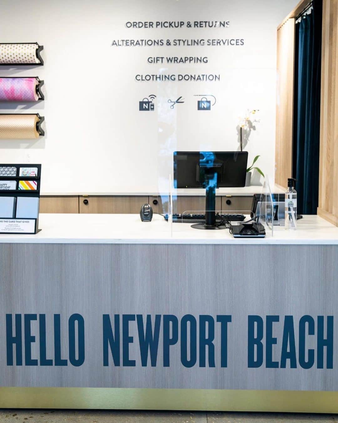 Nordstromさんのインスタグラム写真 - (NordstromInstagram)「We’re excited to announce the opening of our new Nordstrom Local in Newport Beach! Enjoy easy online order pickup and returns, express alterations as well as gift orders just in time for the holidays. #stayNspired」11月7日 4時20分 - nordstrom