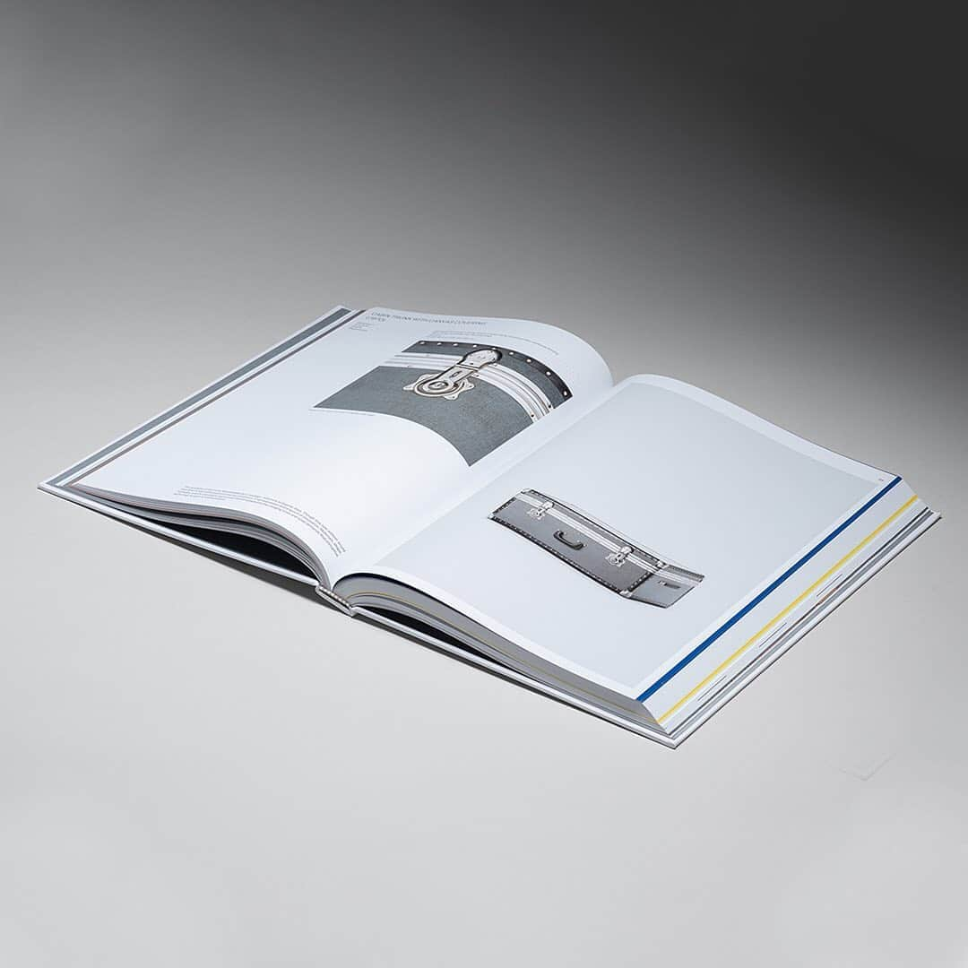 HYPEBEASTさんのインスタグラム写真 - (HYPEBEASTInstagram)「#hypeAF: Here's a closer look at @rizzolibooks' '@rimowa: An Archive' Book. The comprehensive book will tell the story of the label’s evolution by spotlighting some of the most iconic pieces from the RIMOWA archive. Throughout the book, RIMOWA’s history of introducing pioneering materials features prominently, telling the story of how the label began with trunks at the turn-of-the-century before utilizing aluminum in manufacturing in the 1930s and introducing polycarbonate luggage in 2000. Additionally, the book covers some of the label’s more recent collaborations with labels including Supreme, Off-White™, and Dior. The book is expected to drop on November 17.⁠⠀ Photo: Christian Hagermann」11月7日 4時48分 - hypebeast