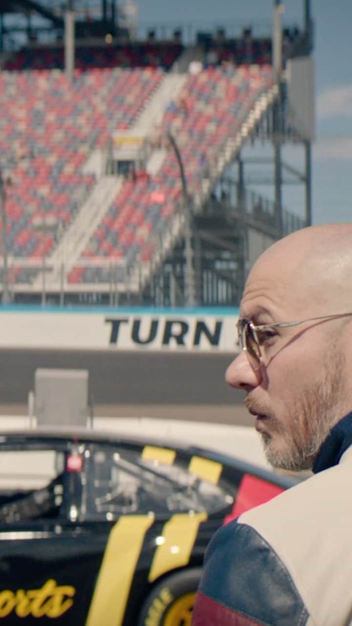 ピットブルのインスタグラム：「I believe it’s going to be one to remember. Catch the Xfinity Series Championship tomorrow on NBCSN and the @NASCAR Cup Series Championship Sunday on @NASCARonNBC! @NBC #NASCAR #iBelieveThatWeWillWin」