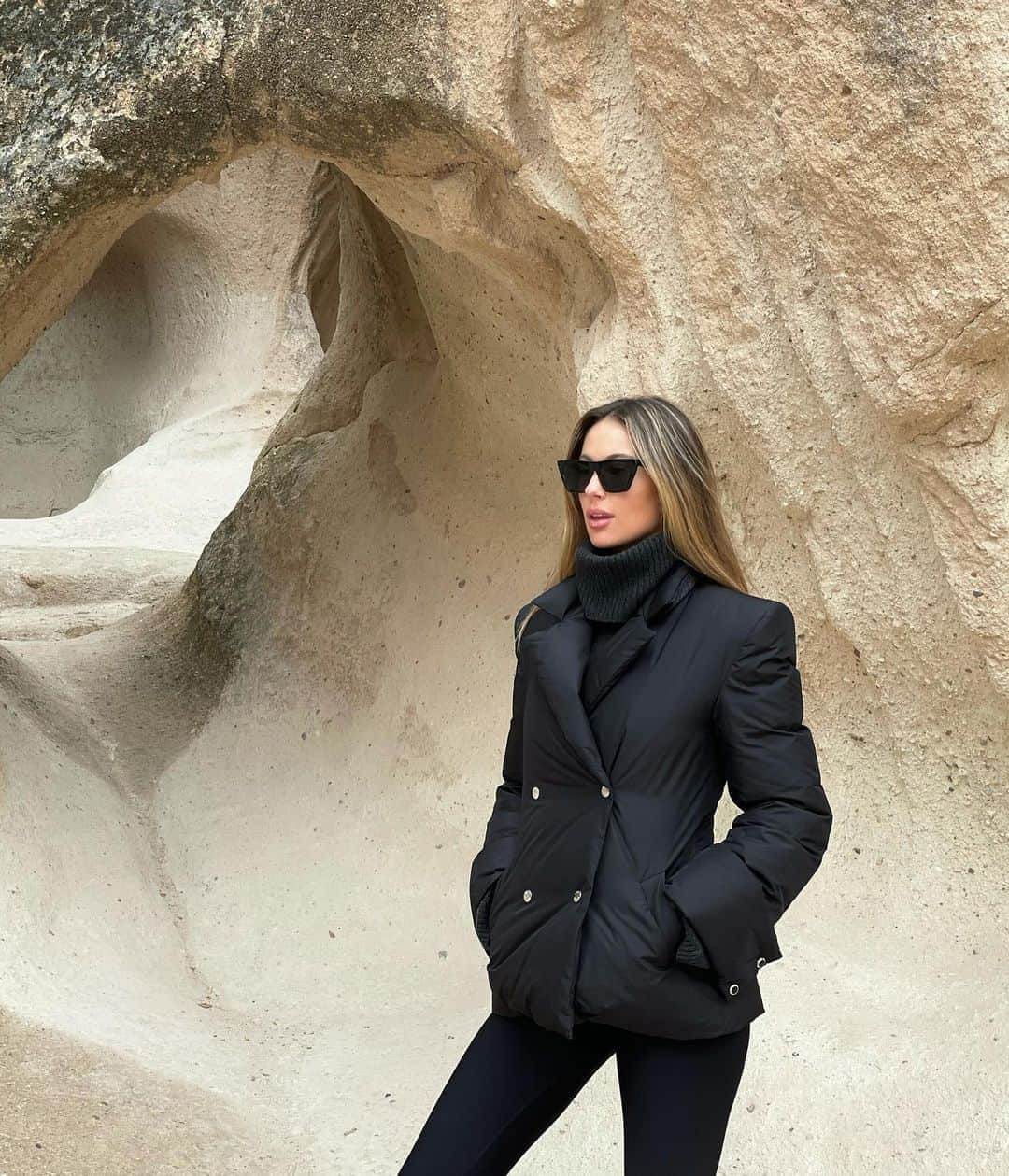 Mathilde Goehlerのインスタグラム：「Favourite explorers 🖤🖤🖤🕊」