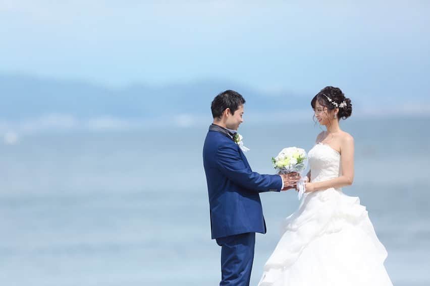 武田るいさんのインスタグラム写真 - (武田るいInstagram)「👰🤵💐💝🚴‍♂️ #wedding #weddingphoto #weddingdress #ウェディング #ウェディングドレス #ウェディングフォト #ウェディングヘア #flowerbouquet」11月7日 14時52分 - rui_1002