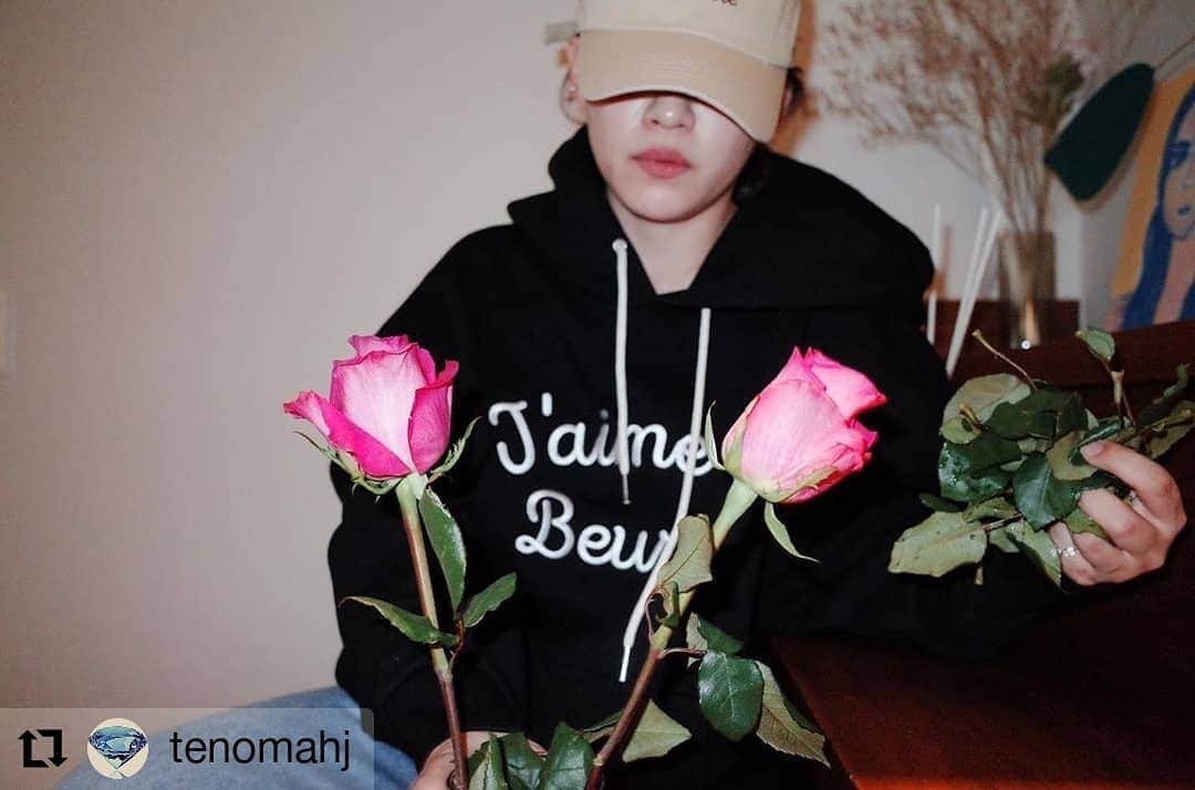 Urban Zakapaのインスタグラム：「Repost @tenomahj • • • • • • 꽃꽂이 x @maniere.official」