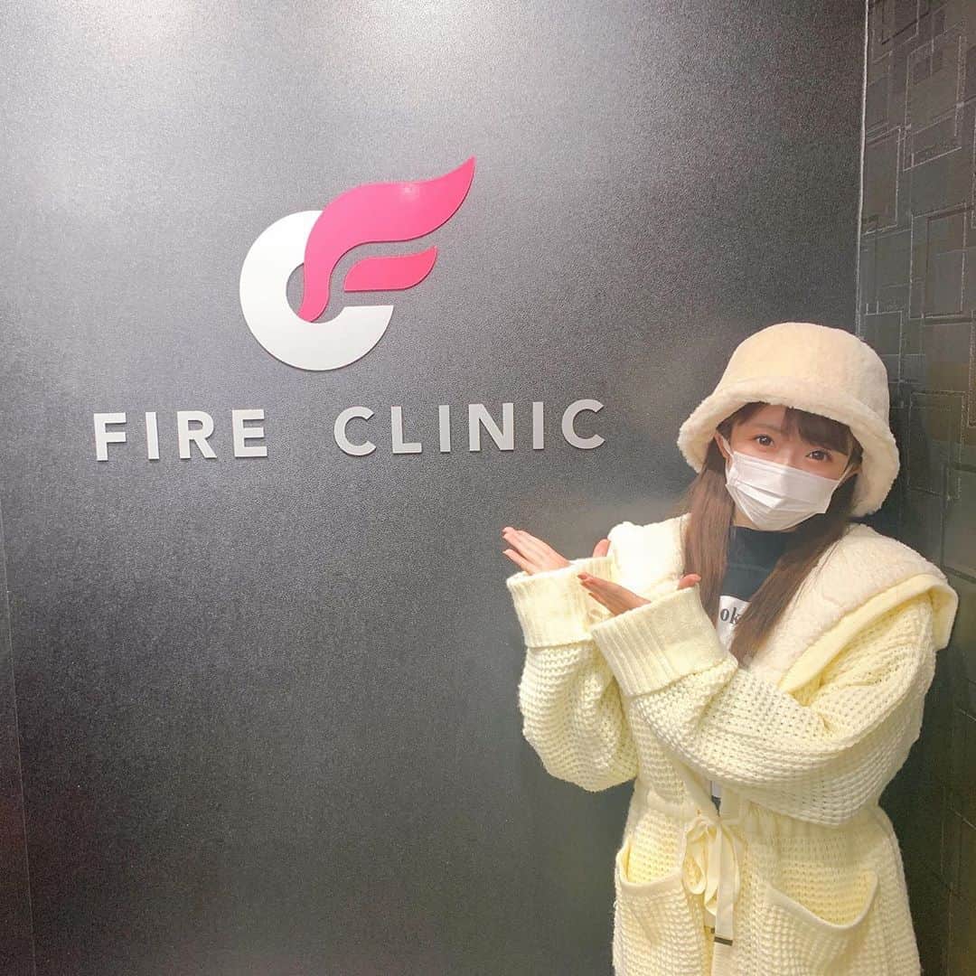 のインスタグラム：「．  今日はファイヤークリニックさんに行って ﻿EMSを受けてきました✨﻿ 服の上から機械を当てたのは﻿ 初めてだったのでビックリでした✨﻿ 腹筋つくと嬉しいなー☺️💕﻿ また行きます🎵﻿ ﻿ #ダイエット #美容 #痩身 #脂肪燃焼 #ボディーメイク #美容医療 #脂肪溶解注射 #医療痩身 #glp1 #glp1ダイエット #ファイヤークリニック #ファイヤー院長 @fire_clinic_official」