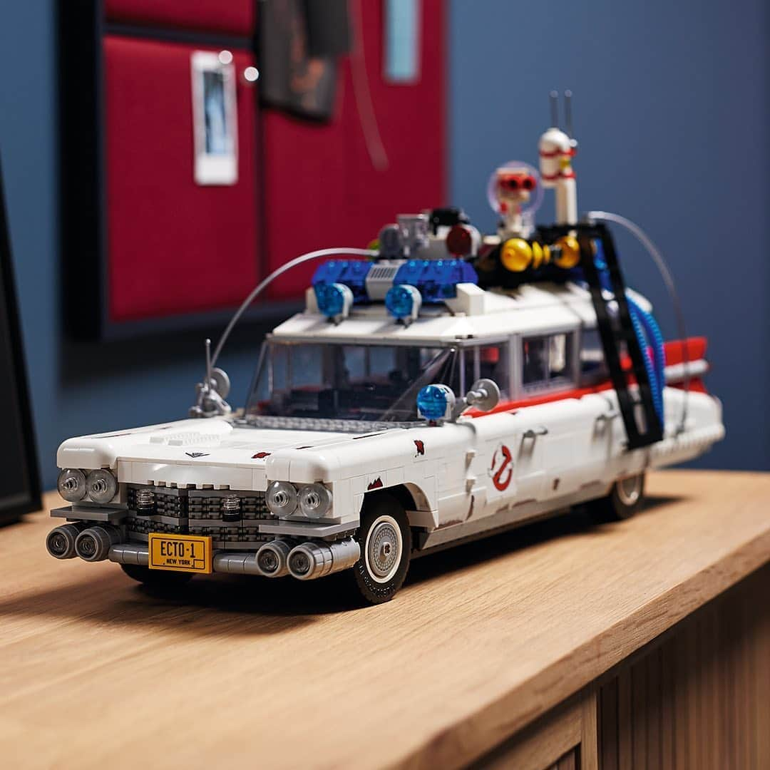 HYPEBEASTさんのインスタグラム写真 - (HYPEBEASTInstagram)「#hypeAF: @lego has teamed up with @ghostbusters for a 2,352-piece model of the ECTO-1™. The figure is etched with authentic details of the heavily modified 1959 Cadillac Miller-Meteor ambulance to return in the upcoming movie ‘Ghostbusters: Afterlife.’ Find out more details via the link in bio and expect the model to be available on November 15 on LEGO’s website.⁠⠀ Photo: LEGO」11月7日 15時41分 - hypebeast