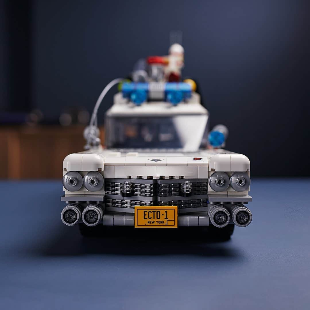 HYPEBEASTさんのインスタグラム写真 - (HYPEBEASTInstagram)「#hypeAF: @lego has teamed up with @ghostbusters for a 2,352-piece model of the ECTO-1™. The figure is etched with authentic details of the heavily modified 1959 Cadillac Miller-Meteor ambulance to return in the upcoming movie ‘Ghostbusters: Afterlife.’ Find out more details via the link in bio and expect the model to be available on November 15 on LEGO’s website.⁠⠀ Photo: LEGO」11月7日 15時41分 - hypebeast