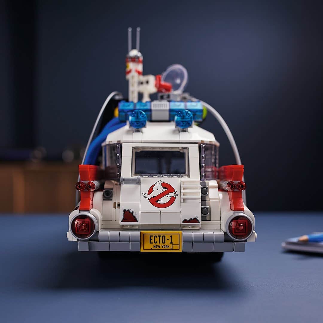 HYPEBEASTさんのインスタグラム写真 - (HYPEBEASTInstagram)「#hypeAF: @lego has teamed up with @ghostbusters for a 2,352-piece model of the ECTO-1™. The figure is etched with authentic details of the heavily modified 1959 Cadillac Miller-Meteor ambulance to return in the upcoming movie ‘Ghostbusters: Afterlife.’ Find out more details via the link in bio and expect the model to be available on November 15 on LEGO’s website.⁠⠀ Photo: LEGO」11月7日 15時41分 - hypebeast
