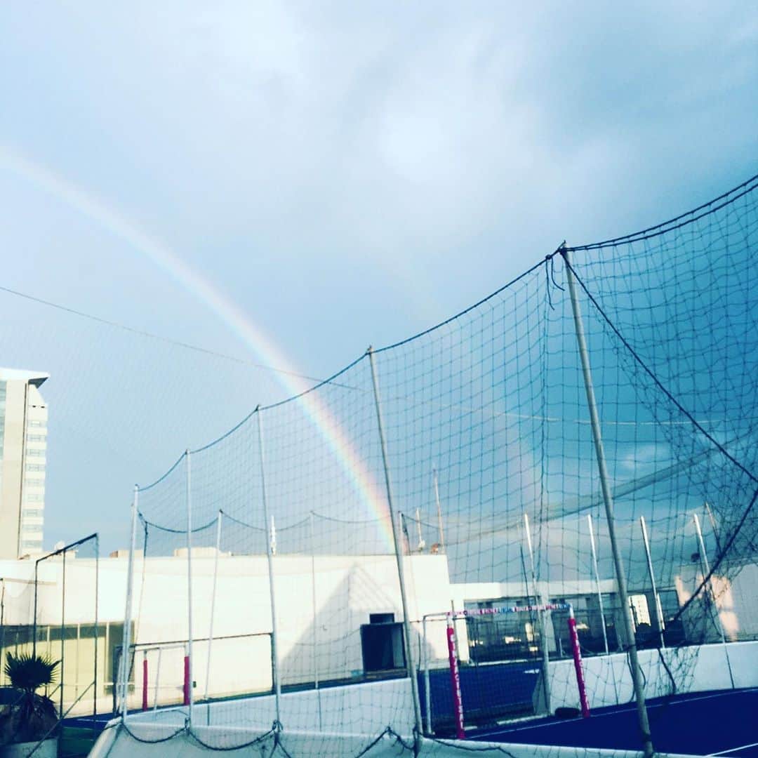 たまこ部@多摩センターのインスタグラム：「虹です！みなさん空見てみて！ #多摩センター #たまこ部 #多摩市広報部員 #小田急多摩センター #京王多摩センター #多摩モノレール #多摩市 #ピューロランド #子育て #多摩市を盛り上げたい #虹」