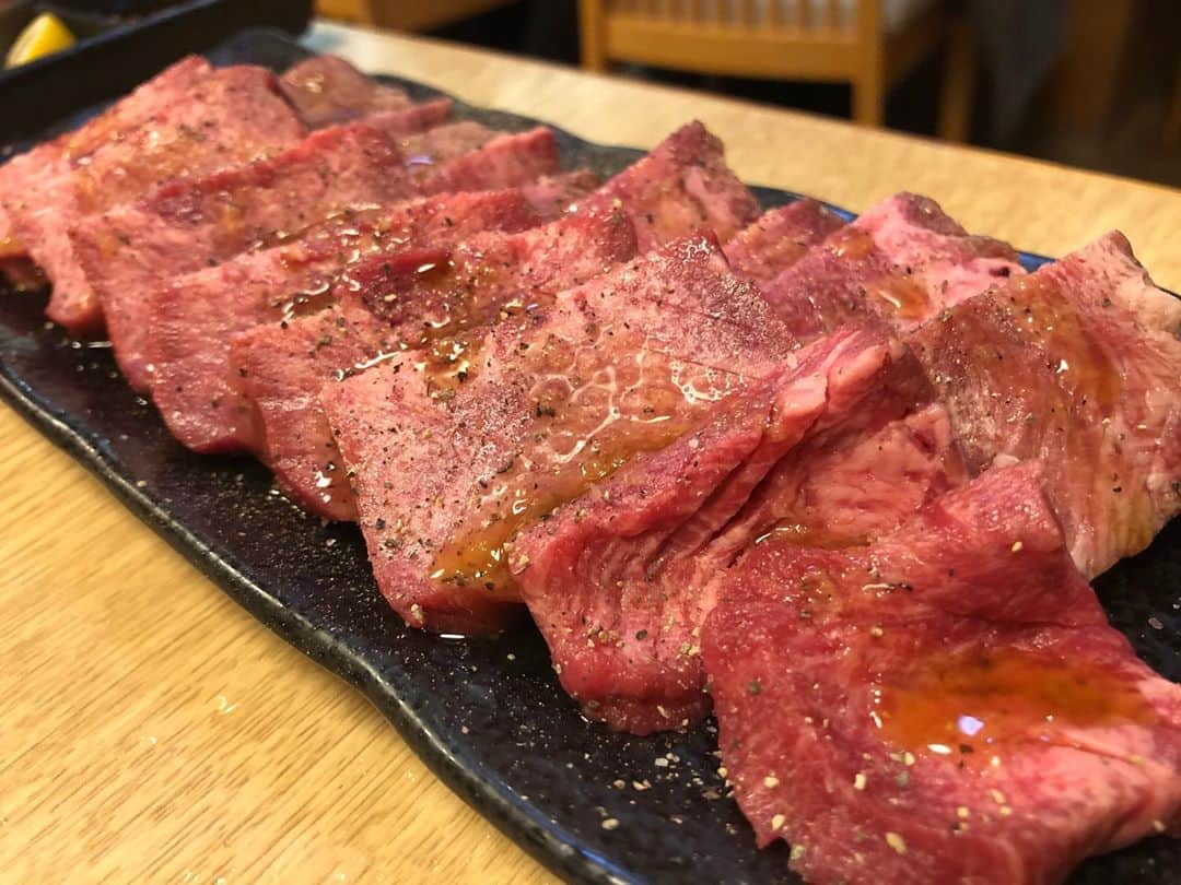 大沢文也さんのインスタグラム写真 - (大沢文也Instagram)「梅田で美味しいお肉を食べさせてもらいました！ 大阪行った時は是非【焼肉  たまき】さんへ(^^)  @reonhiro   #焼肉 #焼き肉 #やきにく #ヤキニク #yakiniku #シャトーブリアン #上野ハラミ #塩タン #サーロイン #ユッケ」11月7日 15時52分 - fumifumi_k1
