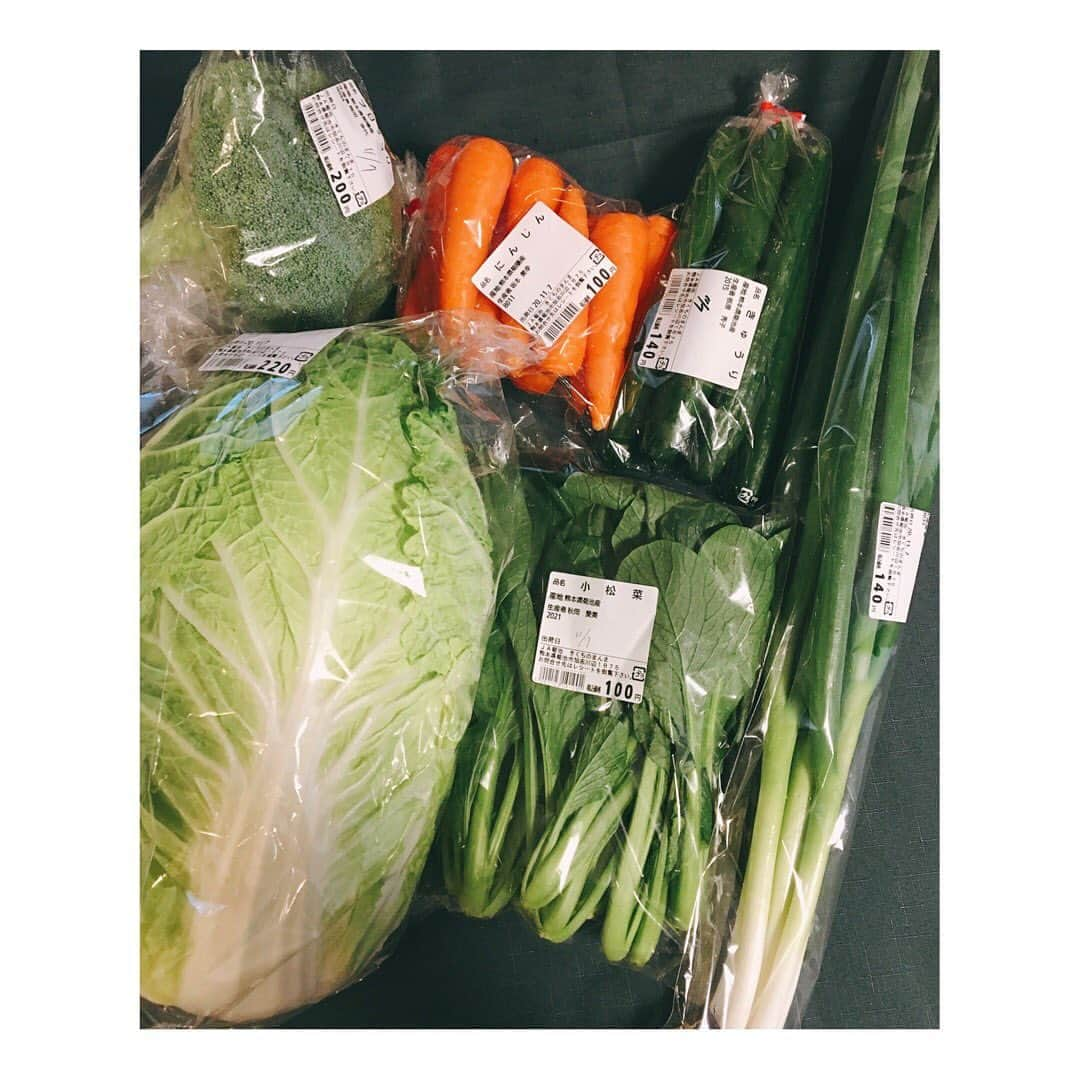 伴都美子さんのインスタグラム写真 - (伴都美子Instagram)「✔️﻿ ﻿ 新鮮野菜がこの価格。﻿ 人参は11本入ってた。﻿ ﻿ しかも新米2合くれました。﻿ ﻿ なんてことだ！！﻿ ﻿ ありがたくいただきます🍙﻿ ﻿ ﻿  #きくちのまんま菊陽店  #新米フェア  #熊本県」11月7日 15時52分 - van._doasinfinity