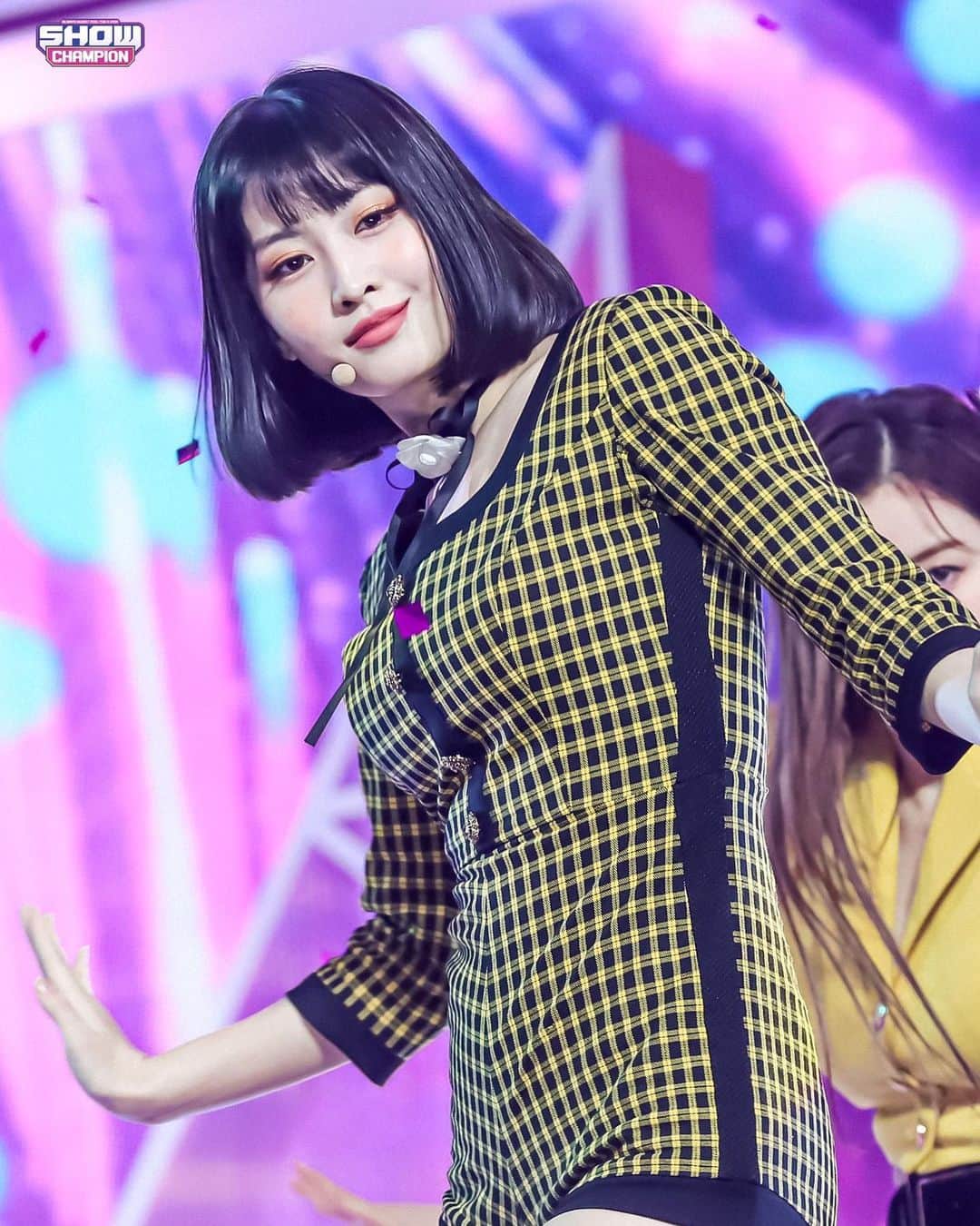 モモさんのインスタグラム写真 - (モモInstagram)「♡ [Official] 201104 - TWICE on Show Champion   -  #MOMO #트와이스 #모모 #平井もも #もも #TWICE © owner」11月7日 15時53分 - momojype