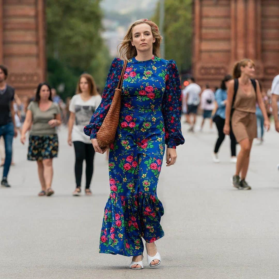 Hulu Home of Emmy-winningさんのインスタグラム写真 - (Hulu Home of Emmy-winningInstagram)「Villanelle is always dressed to kill. Season 3 of #KillingEve is now streaming.」11月7日 7時32分 - hulu