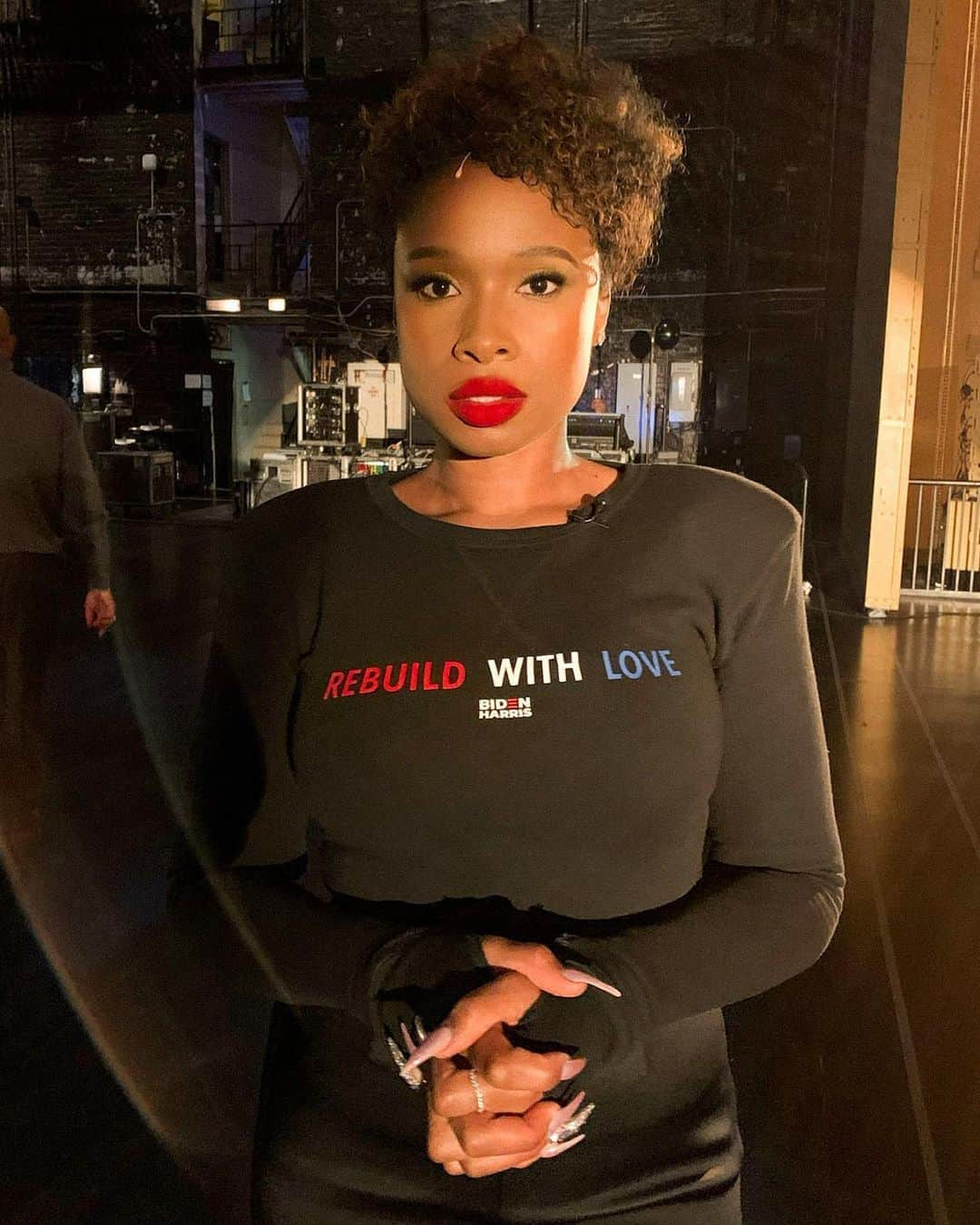 ジェニファー・ハドソンのインスタグラム：「While the election continues, I would like to thank all the volunteers who are digging in deep and working around the clock to count these votes! 👏🏾 Democracy is so important and every vote counts.」