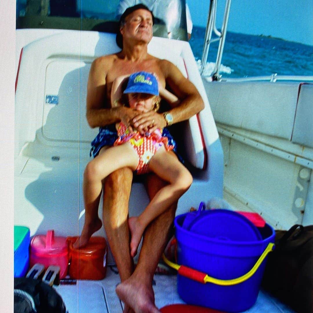 ジジ・ハディッドのインスタグラム：「Wishing a year of joy to my amazing daddio, my baby’s sweet Jido 💙 4EVER YOUNG @mohamedhadid you are one of a kind !!!! I love you so much and cherish our laughs and your cooking ☺️ Wish I could celebrate with you today.... soon !! HAPPY BIRTHDAY 😘」