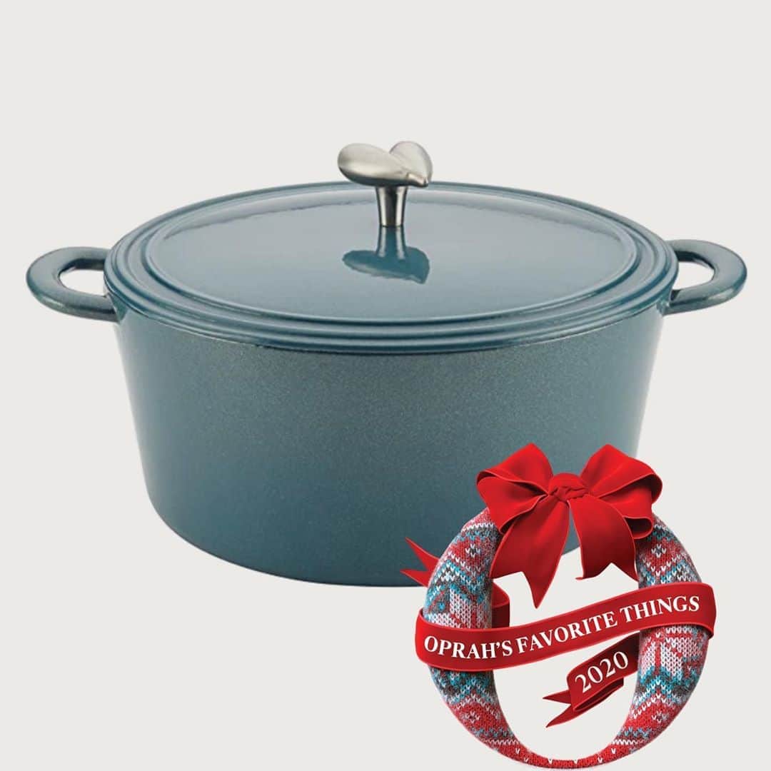 エイヨシャ・カレーのインスタグラム：「I can’t believe it!!! MY #achomecollection Dutch Oven is one of @oprah @oprahmagazine  favorite things this year! Like, what?! I’ve always known how bomb and what a must have this Dutch Oven is but to now know Oprah feels the same way too?! Pinch me. I am so grateful for this blessing. Thank you! Check the stories for details and a swipe up to get yours in time for the holidays. I’m making bye bye orange stew in mine. How about you?! 😆」