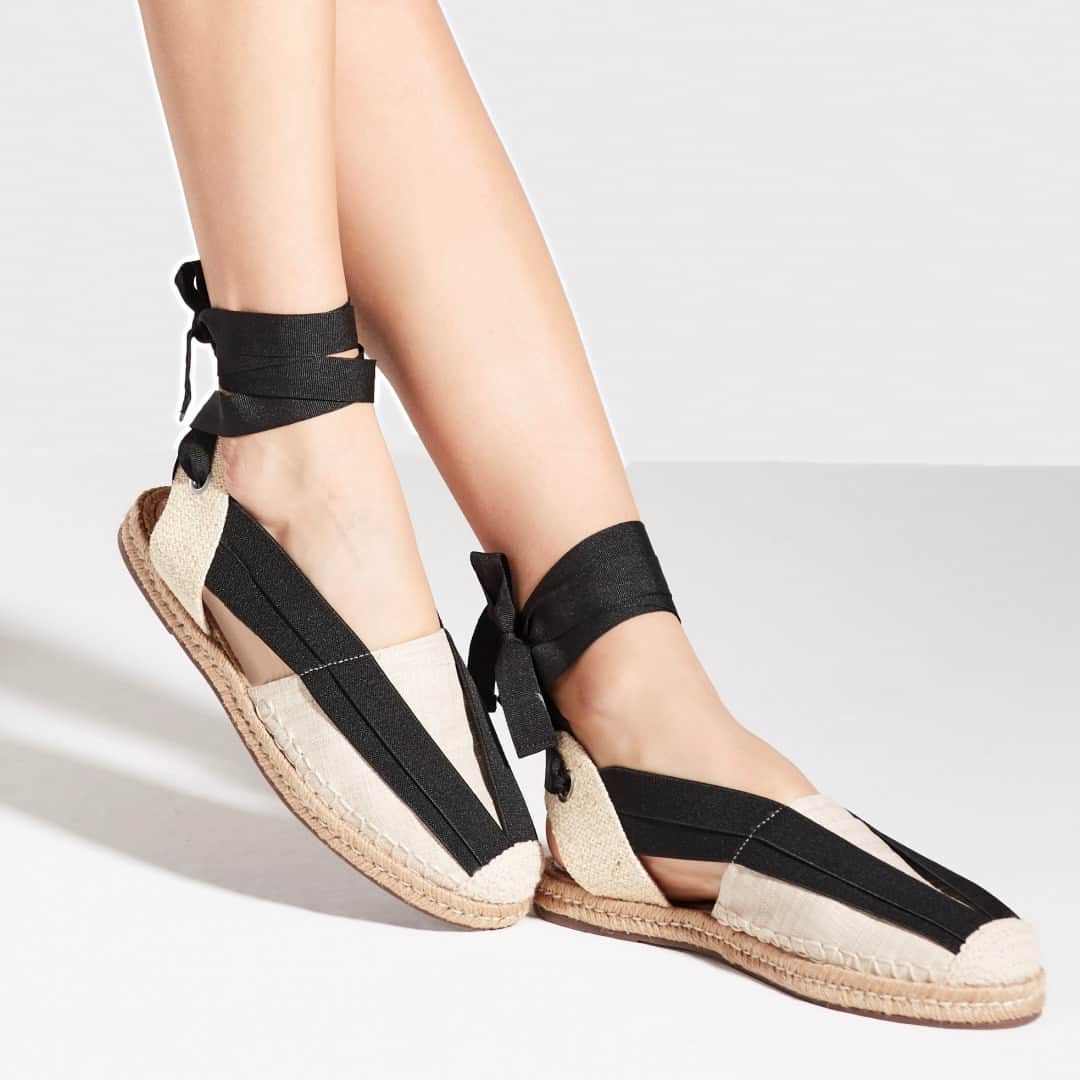 Schutzのインスタグラム：「CHOOSE YOUR SUMMER SHOES ❤️ #schutzespadrille」