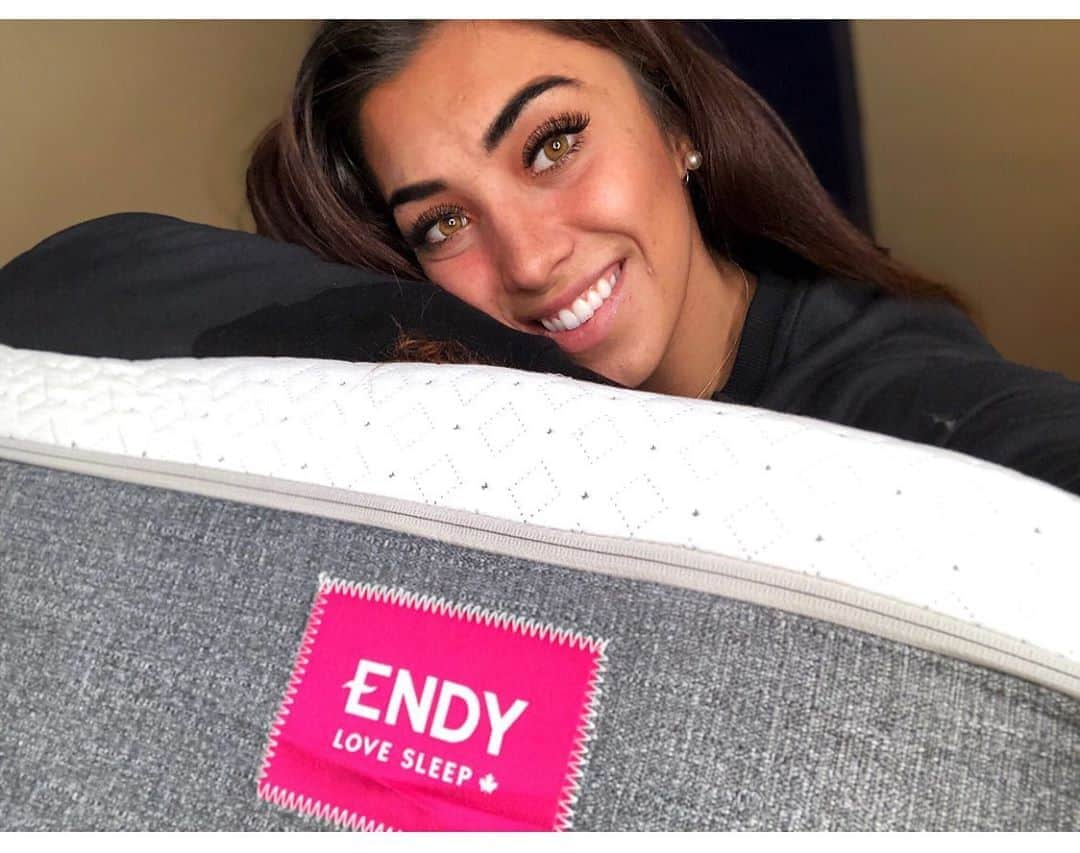 ガブリエル・デールマンさんのインスタグラム写真 - (ガブリエル・デールマンInstagram)「Absolutely in love with my Endy mattress it’s like sleeping on a cloud! The Endy mattress is available in six different sizes to fit all your needs: twin, twin extra large, full, queen, king and California king! This is a great time to get your Endy as there are two sales happening this month: from October 27th-November 10th, Endy is offering 75$ off purchases of $600 or more and from November 14th-29th, Endy is celebrating Black Friday with 10% off site-wide.  #ad, #gifted and #EndyPartner  https://glnk.io/ykyj/gabby-daleman ☁️☁️ @endy」11月7日 9時28分 - gabby_daleman