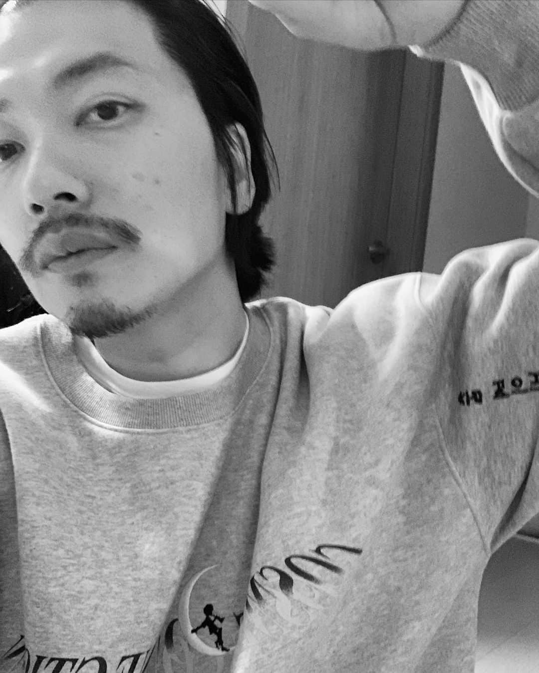 イ・ドンフィさんのインスタグラム写真 - (イ・ドンフィInstagram)「#광고 춤베이비춤 #D스탠스 #스튜디오콘크리트 @d_stance.official @studioconcrete」11月7日 9時44分 - dlehdgnl