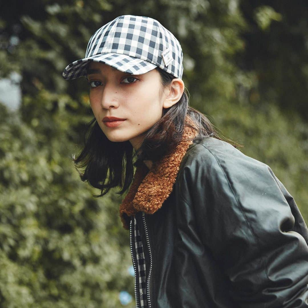 Barbour Japanさんのインスタグラム写真 - (Barbour JapanInstagram)「高瀬真奈さんが着用しているモデルは、 ALEXA CHUNGとのコラボレーション商品、「FLOYD WAX」のオリーブカラー。 こちらはフィッシングジャケットの「SPEY JACKET」から着想を得ており、短い着丈で軽快な仕様。裏地には、ギンガムチェックを使用しており、襟元のフェイクボアが顔まわりを華やかに演出します。#repost @manatakase_ #BarbourALEXACHUNG #BarbourWayOfLife」11月7日 10時27分 - barbourjapan