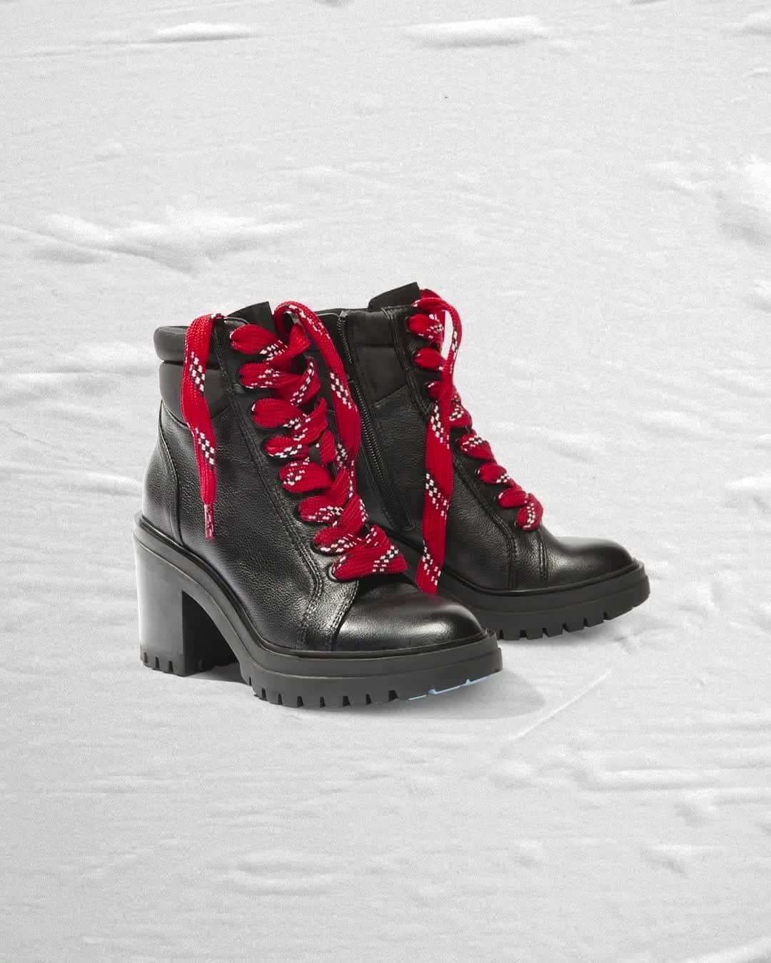 ケネスコールのインスタグラム：「It’s hard to believe right now, but the snow and ice will arrive, so make sure you’re ready. Our Rhode combat bootie with Polar Grip technology will keep you on your feet. (Comes with red and black laces.) #ImproveYourStanding #ComfortAndPerformance #FallStyle  When you shop at KennethCole.com, we’ll donate to The New York Public Library in support of The Harry Belafonte Black Liberation Speaker Series. Info link in bio.」