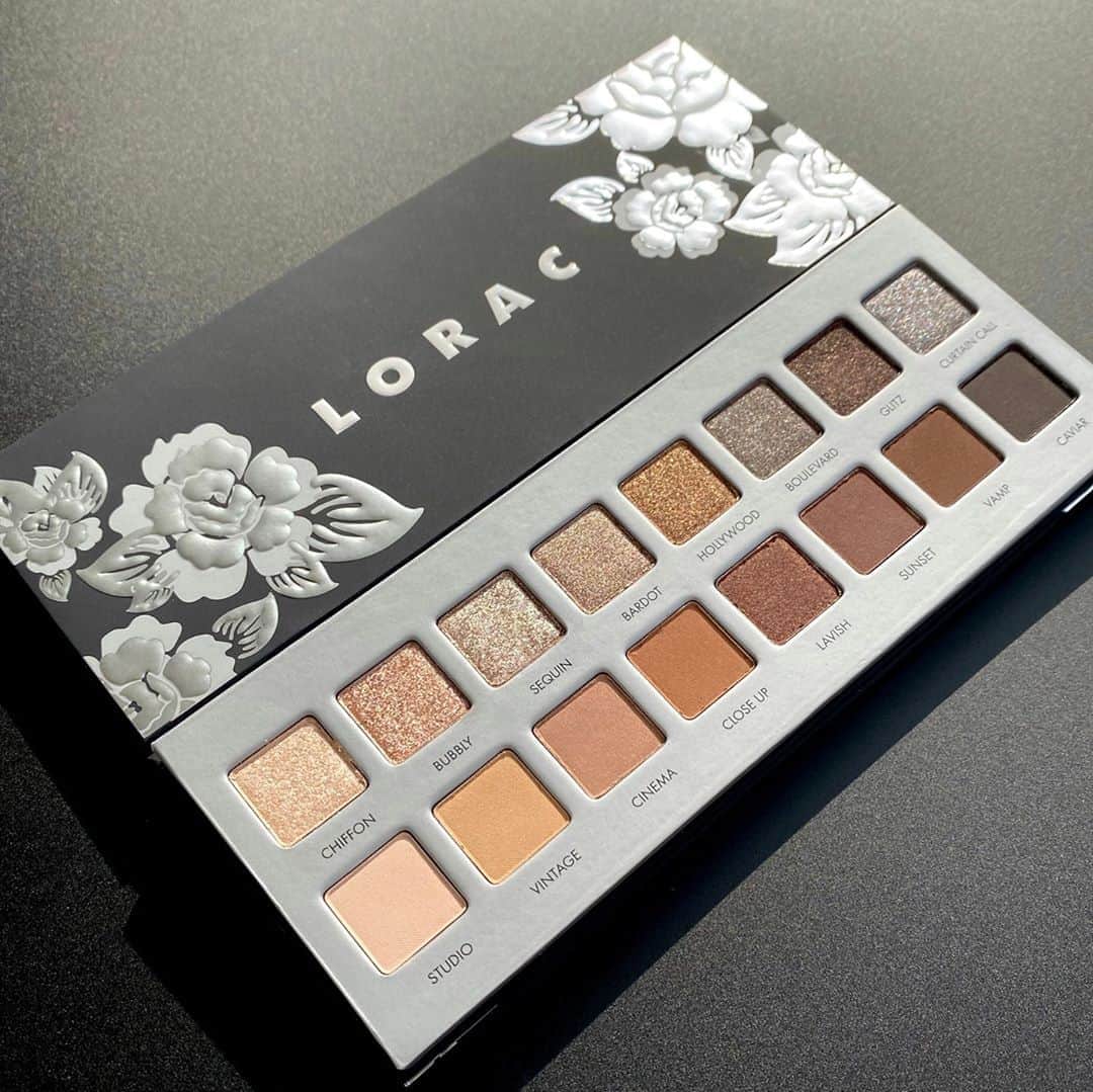 LORACさんのインスタグラム写真 - (LORACInstagram)「Hollywood allure 🤍 PRO Palette Vintage Glamour (with our NEW amped-up, richer pigment PRO formula!) available now on LORAC.com ($29) - link in bio!  📸: @deanfournier   #LORAC #LORACCosmetics #VintageGlamour #Holiday #LORACPROPalette #PROPalette」11月7日 11時00分 - loraccosmetics