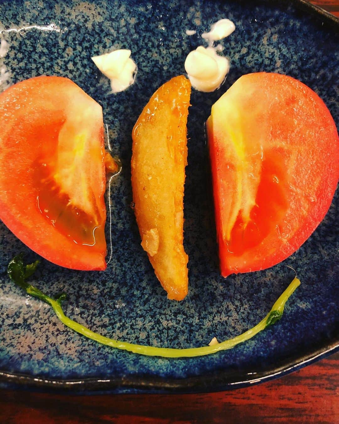 JP（ものまねタレント）さんのインスタグラム写真 - (JP（ものまねタレント）Instagram)「創作料理  #後で食べました #トマト #マヨ #豆苗」11月7日 11時51分 - metamonjp