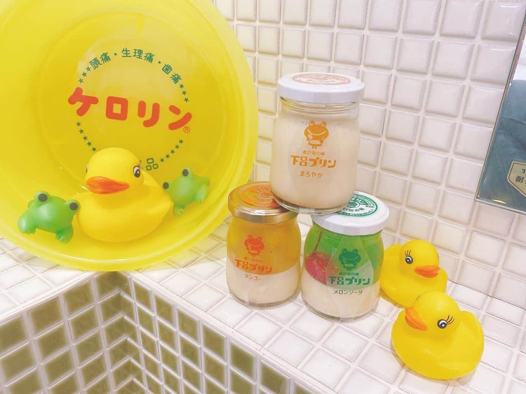 のインスタグラム：「✿.* . . . 🐣下呂プリン🐣 . なめらかなプリンで美味しかった💓 メロンソーダのプリンが1番好き🤤 . . . #下呂プリン #下呂温泉 #下呂観光  #下呂 #岐阜観光 #岐阜カフェ #プリン  #温泉 #ケロリン #おでかけ」