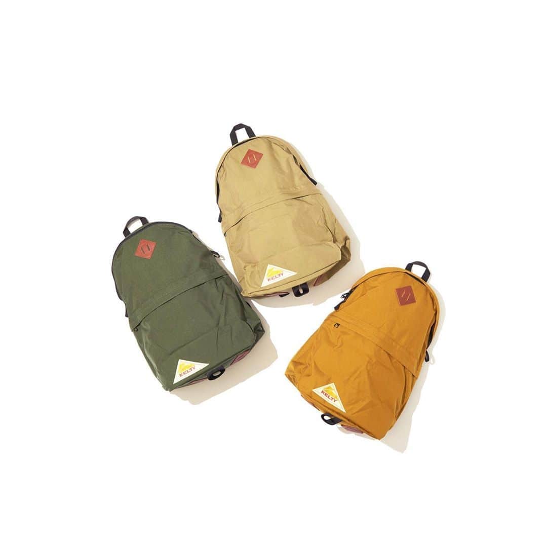 JACK&MARIE / ジャックアンドマリのインスタグラム：「KELTY   定番のデイパック。  上部と底部のマチの厚さを変えることで、荷物をたくさん入れても、綺麗なフォルムを保ちます。  #jackandmarie  #kelty #keltydaypack  #daypack #backpack  #outdoor #ジャックアンドマリー  #ケルティー」