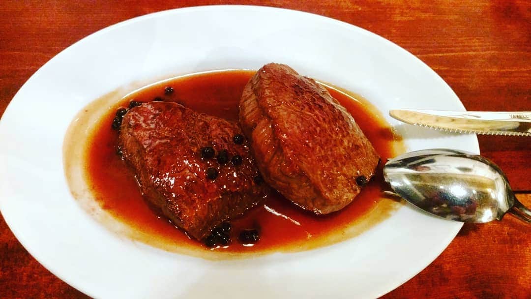 遠野遥さんのインスタグラム写真 - (遠野遥Instagram)「肉  神泉のオルランドというお店」11月7日 12時14分 - tonoharuka
