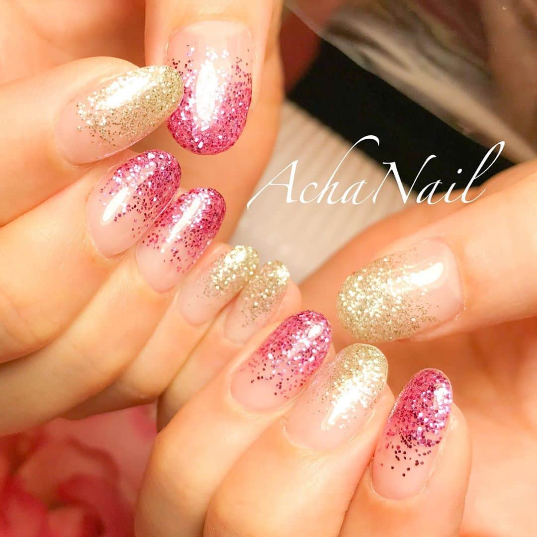 Achanailさんのインスタグラム写真 Achanailinstagram 大きめ粒子のラメでツートングラデーション ピンクとホワイトゴールド Ameblo Jp Acha Nail Entry Html ネイル ジェルネイル フィルイン フィルイン導入サロン 南池袋
