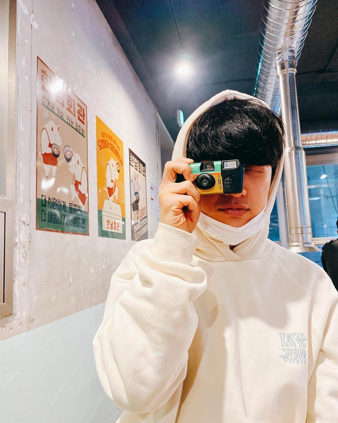 ジンソクのインスタグラム：「찰칵📸 #うつるんです」