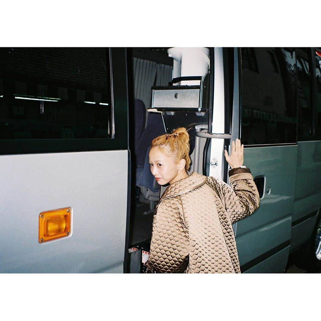 三戸なつめさんのインスタグラム写真 - (三戸なつめInstagram)「#きむちゃんのまねーじゃーふぉと  🚌のります→🚌のりました #mito_natsume」11月7日 12時25分 - mito_natsume