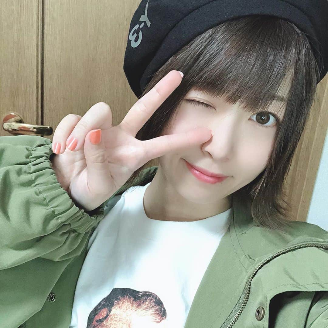 鮭山未菜美のインスタグラム：「きゃわいいおにゅーの帽子かぶって染井温泉SAKURAへ♨️  いつ来てもガラガラで最高！ ここの豊富な種類のお風呂からの サウナ→水風呂→外気浴は好きー😌 だがしかし、毎回なんかモヤモヤしちゃうのなんでだろう？ なにも気にせず入れたらめっちゃいい施設なのにな😔  あの広さのタワーサウナ貸切で寝ころべたの最高だったし 水風呂深くて温度もちょうど良くて気持ちいいし 真ん丸な綺麗な月見ながらととのったし 一番左のジェット寝湯だけ強すぎて溺れかけた( ˘ω˘ )←強いの好き。  誰かと来たいサウナ🧖‍♀️🧖‍♀️✨」