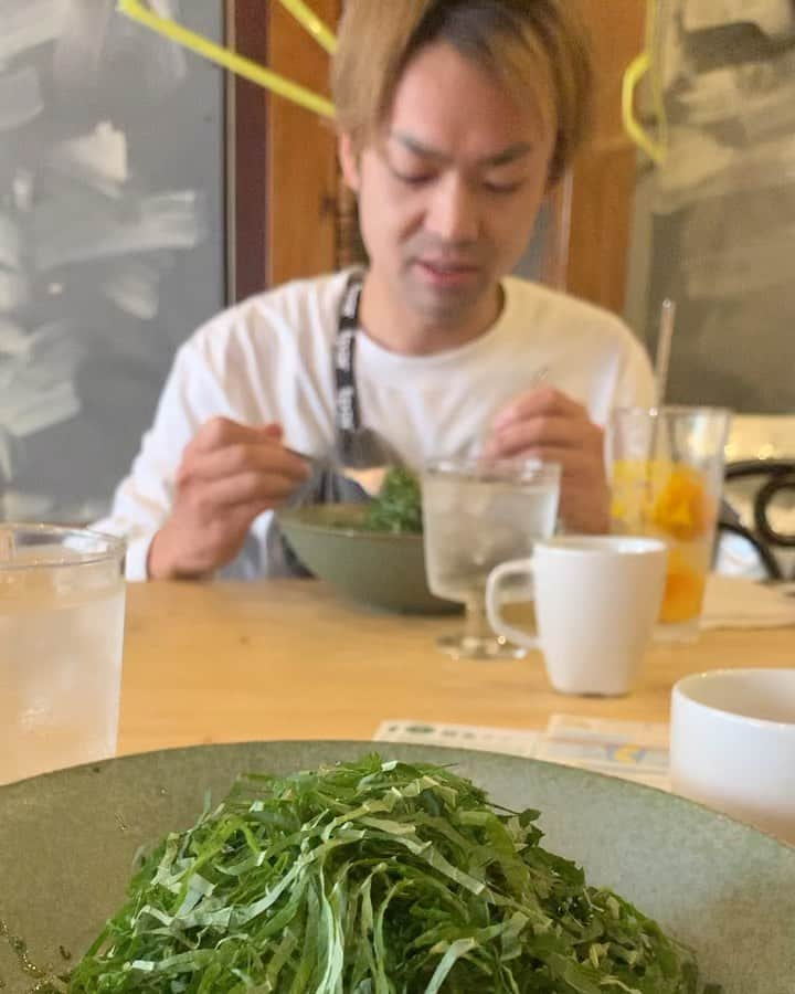 庭瀬幸一郎 のインスタグラム：「， 楽しい未来に繋がるミーティングでした！ FATMAMさんと企画考えてまーす。お楽しみに！！！  久しぶりにゆったりランチタイム！ 何故かいる中間正太ww」