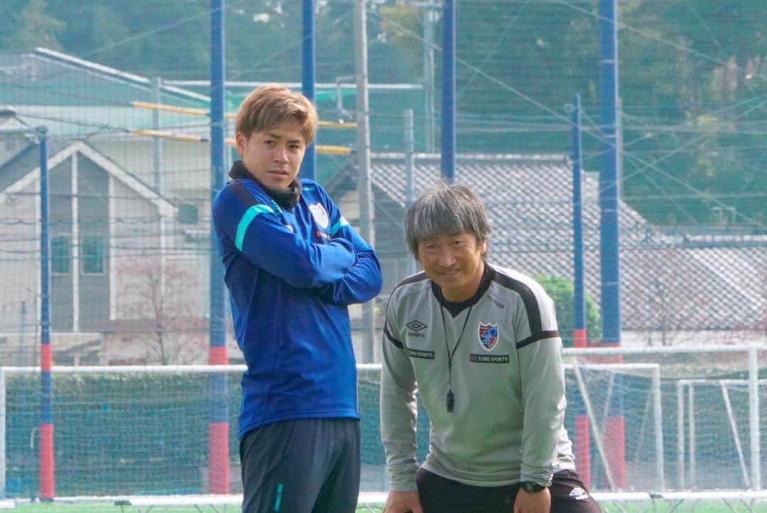 FC東京オフィシャルグッズさんのインスタグラム写真 - (FC東京オフィシャルグッズInstagram)「🔵🔴 全員で札幌戦に向けて💪💪💪🔵🔴 @fctokyoofficial  #FC東京 #fctokyo #tokyo」11月7日 13時18分 - fctokyoofficial