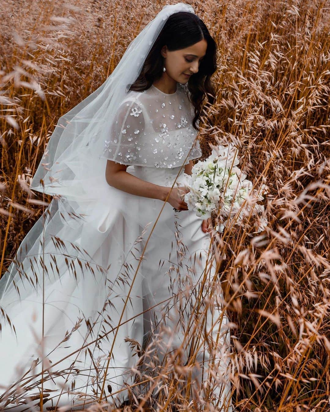 Steven Khalilさんのインスタグラム写真 - (Steven KhalilInstagram)「Anne Marie in an ethereal moment wearing custom #stevenkhalil #stevenkhalilbride with @imagehausweddings」11月7日 13時11分 - steven_khalil