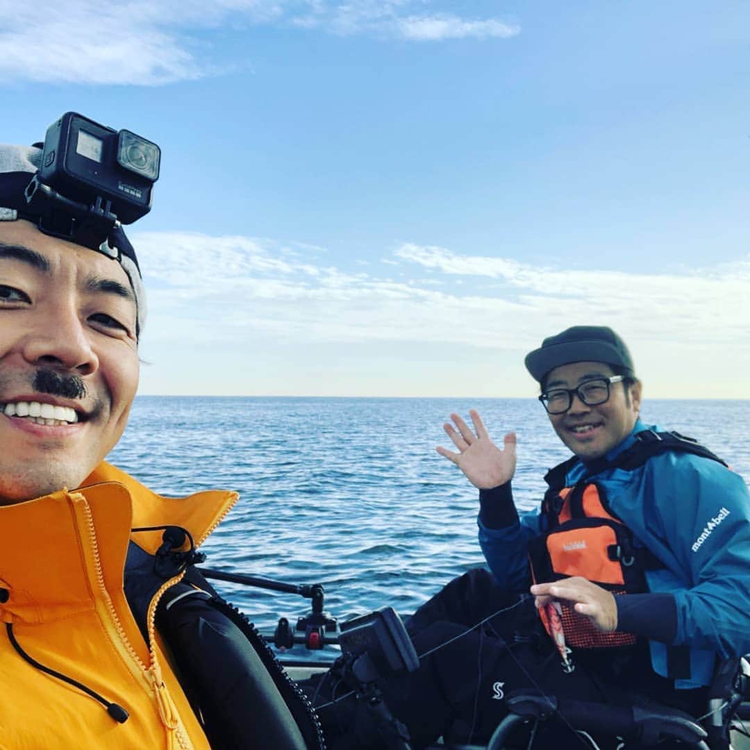 鈴木拓さんのインスタグラム写真 - (鈴木拓Instagram)「カヤックで釣れた釣れた！  結構色んな魚種釣れた。  ただ例のごとく記録を撮らなかった。」11月7日 13時12分 - suzukitaku.drunkdoragon