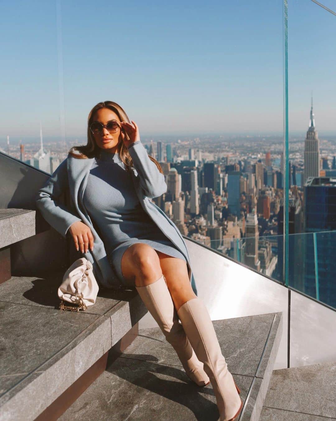 のインスタグラム：「Cozy day in @fashionnova , new fall items...love them all..and also this beautiful city 🌃 •fashionnovapartner•」