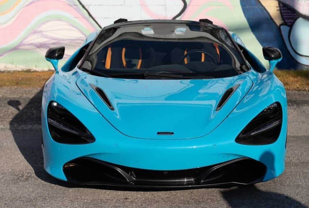 CarsWithoutLimitsさんのインスタグラム写真 - (CarsWithoutLimitsInstagram)「McLaren 720s owned by 28 year old @damonlilly_ 🐬  Bought his McLaren after working 6 years with Aptive, an internship for summer sales that turned into a 6 figure career. He wants to help more college students do the same, so hit him up if you’re interested in how he can help you ✅  #carswithoutlimits #mclaren」11月7日 13時22分 - carswithoutlimits