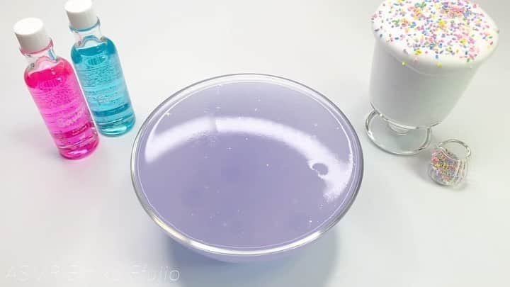 Emiko Ffujioのインスタグラム：「🛁✨💗🧁💜✨🦄✨💗🧁💜✨🛁 YouTube (short ver. ) 【 Icee fluffy bubble bath slime 】 #slime#iceeslime#fluffyslime#polystyrenefoam#diyslime#asmrslime#asmr#pokingslime#floamslime#slimevideo#poking#crunchyslime#floam#スライム」