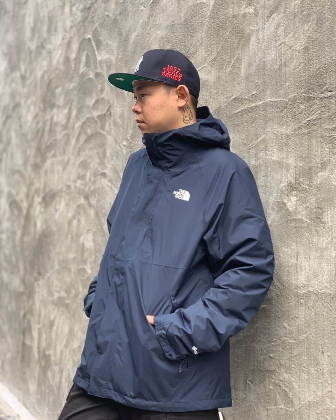 のインスタグラム：「THE NORTH FACE🗻 3 WAY MOUNTAIN LIGHT TRICLIMATE JACKET US企画のMOUNTAIN LIGHT JACKETでSHELLは防水性、防風性、透湿性に優れたGORE-TEXでLINERには550 FILLのLIGHT DOWNが使われていて、MOUNTAIN JACKETとしてもLIGHT DOWNとしても両方合わせてMOUNTAIN DOWNとしても着用できる便利なJACKETになっています。」