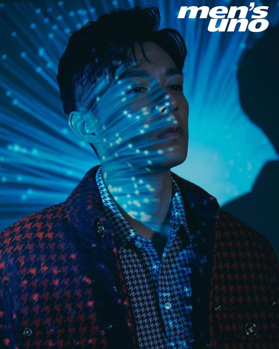 チャウ・パッホウのインスタグラム：「I’m going back to the start.   @mensunohk」