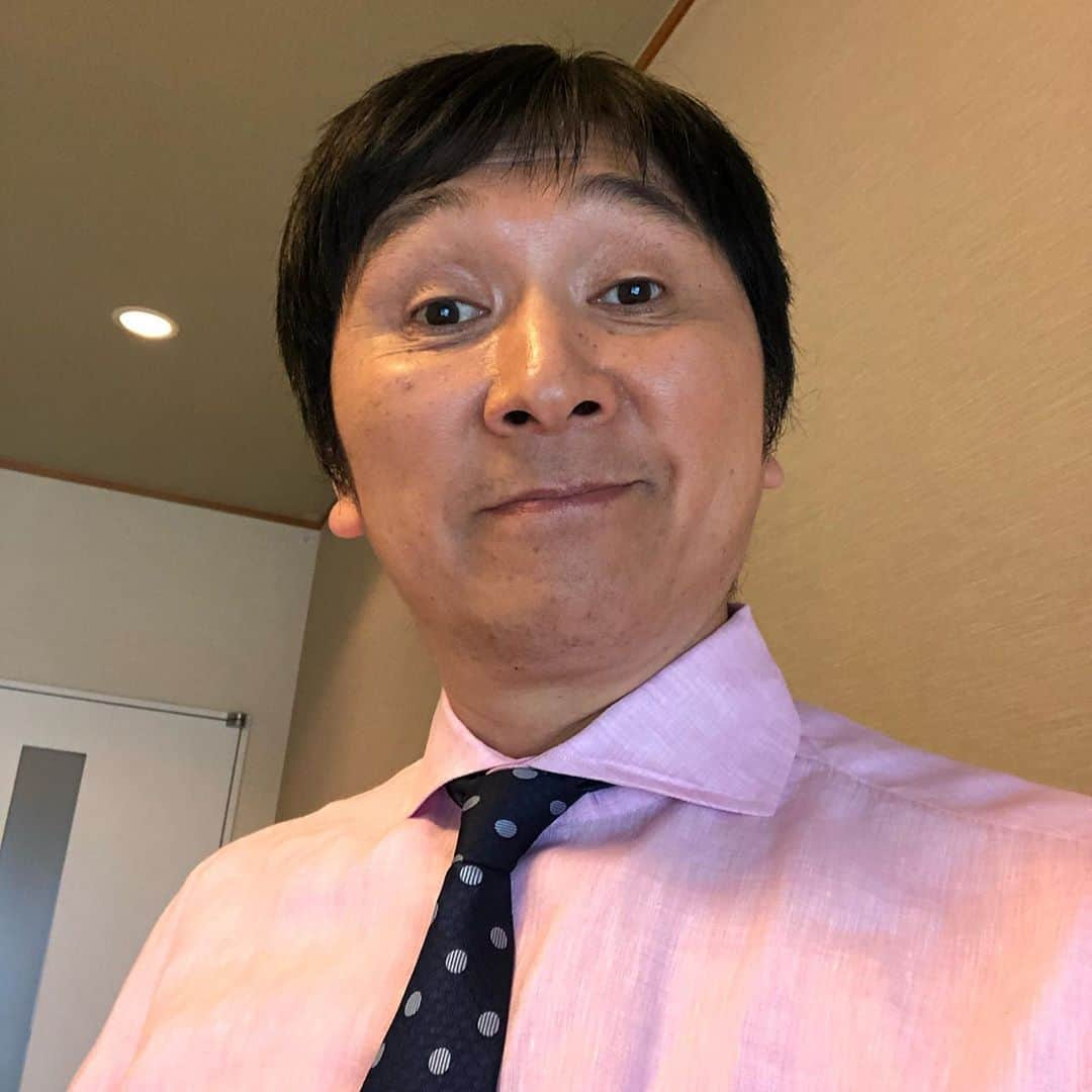 ほいけんたのインスタグラム：「今日は朝から、さんまさんの特番の再現ロケしてます♪  お弁当がまい泉の玉手箱〜美味しかった！  #ほいけんた  #日本テレビ #誰も知らない明石家さんま  #再現vtr  #お弁当 #まい泉  #玉手箱」