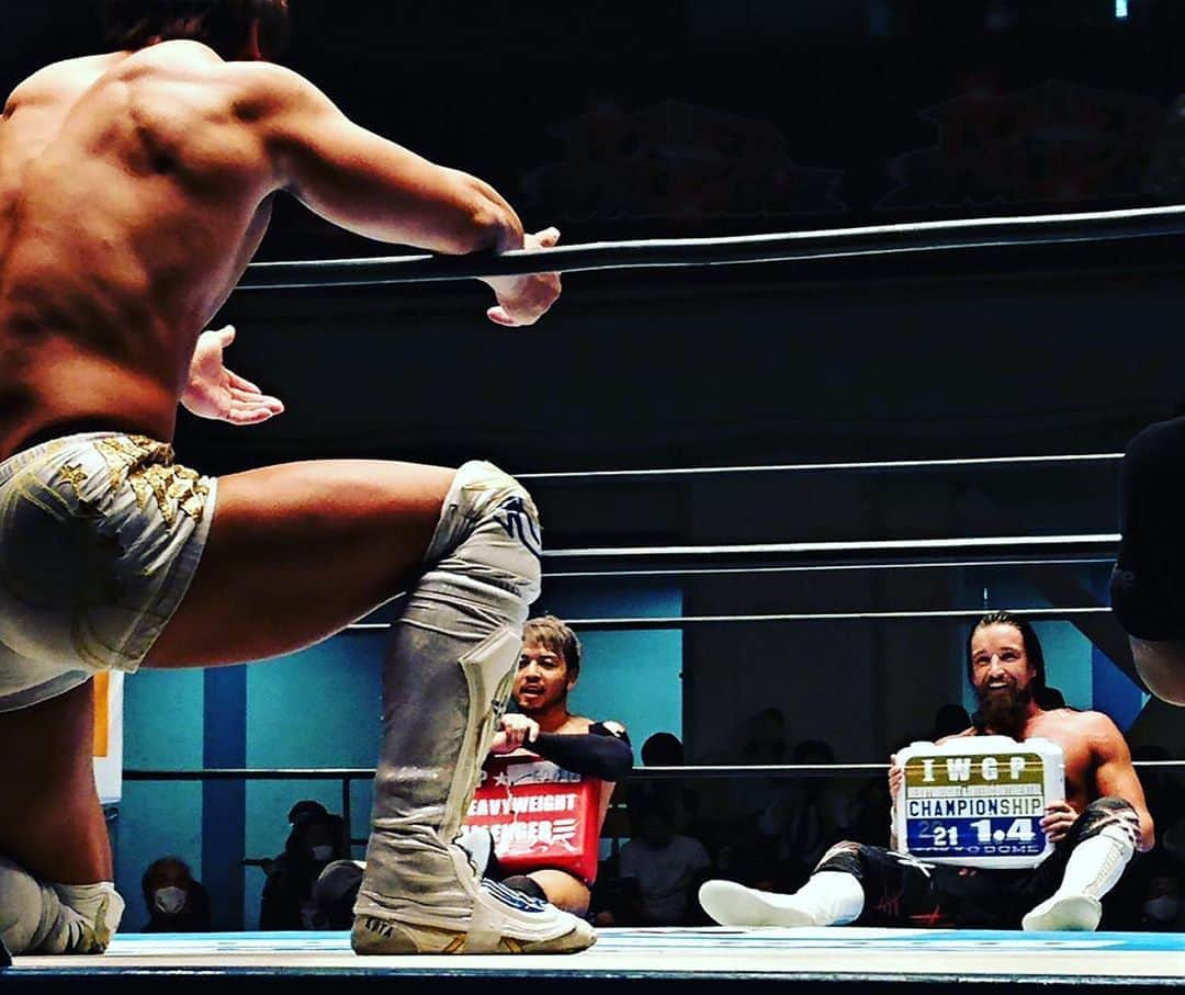 ジェイ・ホワイトさんのインスタグラム写真 - (ジェイ・ホワイトInstagram)「Times up. - - -  #Jay1 #Switchblade #JayWhite #BulletClub #NJPW #KingSwitch #ProWrestling #ジェイホワイト #WrestleKingdom #PowerStruggle」11月7日 13時43分 - jaywhitenz