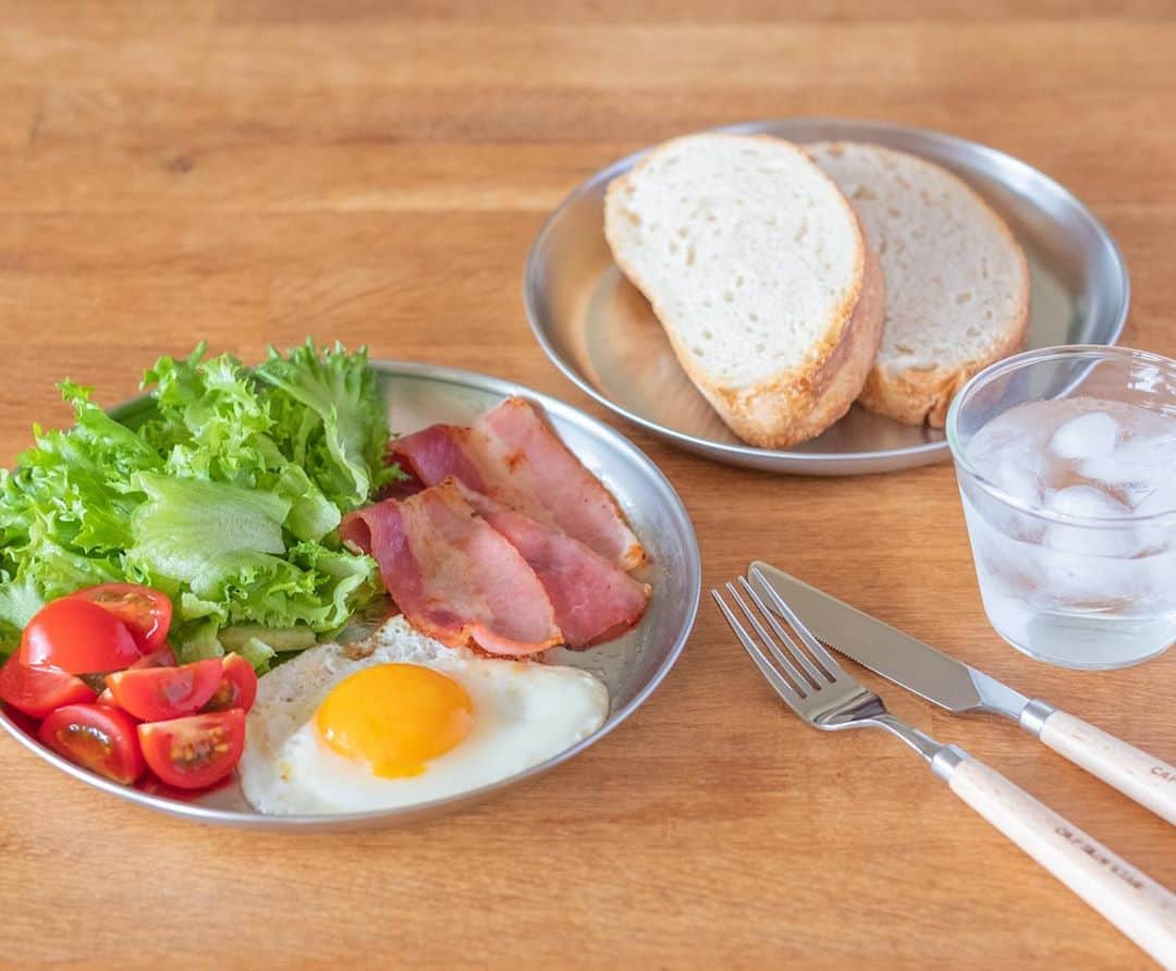 haru.のインスタグラム：「. 今日はゆっくり起きてブランチ。 . アウトドア食器を使うのがマイブームになりつつある。 しっかり撮影も終わらせました😆✨ . . #アウトドア食器 #ソトレシピ #ソトレシピプロダクツ @sotorecipe」