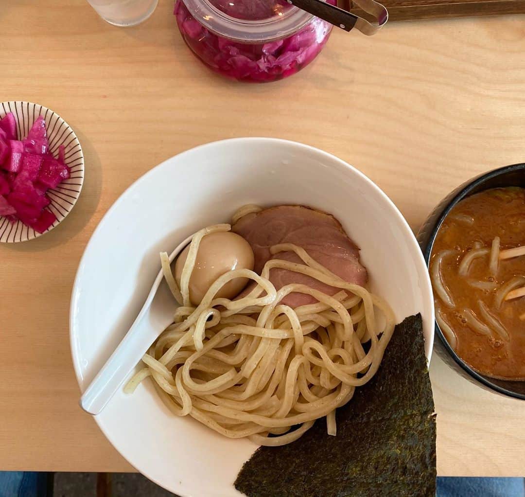 イナチ のインスタグラム：「. 맞점🍜 호로록」