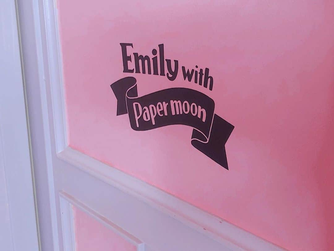 甘夏ゆずさんのインスタグラム写真 - (甘夏ゆずInstagram)「Emily with Paper moon🌝💗 予定合ったロマモーメンバーと遊びに行ってきたよ🥳  衣装内装ドリンクメニュー全部かわいかった👗💟🥤💟」11月7日 14時18分 - yuzu_amanatsu