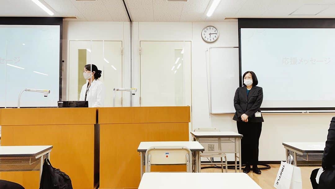 新東京歯科技工士学校さんのインスタグラム写真 - (新東京歯科技工士学校Instagram)「歯科技工士科夜間部の3年生の、国試決起会が行われました✏️📖  夜間部は、設置以来10年間、国試合格率100%を維持し続けてきました✨✨ 今年度も全員合格できるよう、学校中の先生と、業界で活躍する先生までが、応援にかけつけています📣  昼間部の決起会は、後日行います！  #新東京 #国家試験 #決起会 #歯科技工士 #夜間部」11月7日 14時35分 - shintokyodental